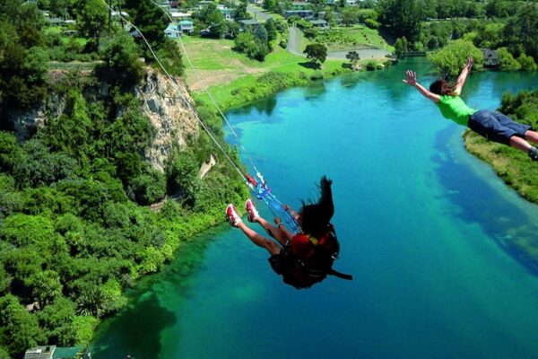 taupo-activities-taupo-bungy-cliffhanger